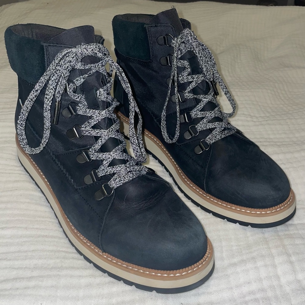 TOMS Mesa Waterproof Black Boot Women’s 9.5